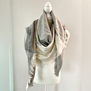 Kit and Ace Blanket Scarf Heather Grey 100% Merino Wool OS - Very warm!